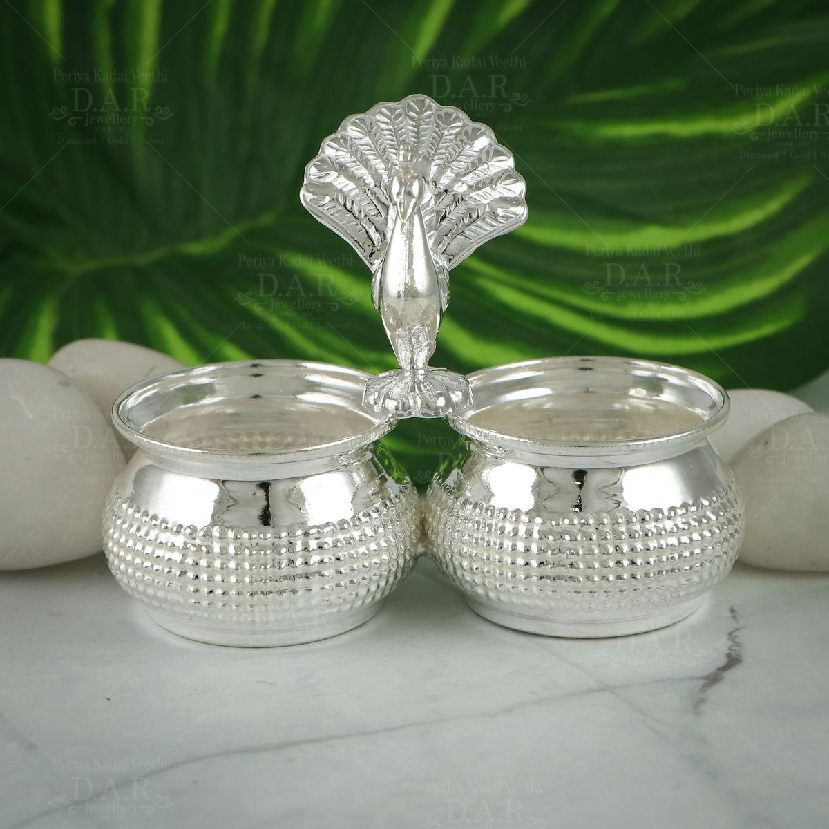 Download Kubera Lakshmi Pot Silver Diwali Gift Items - Statue PNG Image  with No Background - PNGkey.com
