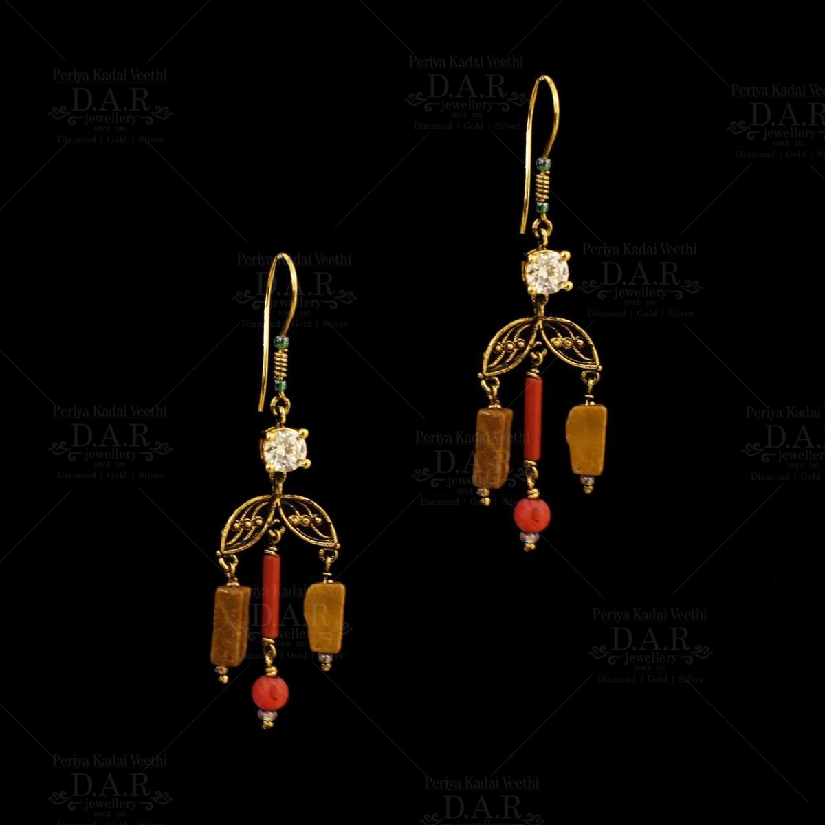 Tibetan jewelry hi-res stock photography and images - Alamy